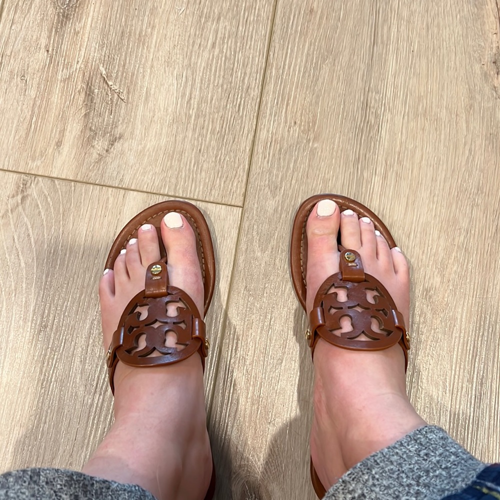 Amazing condition Tory Burch sandals